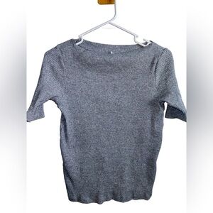 Uniqlo Gray Top Size Small